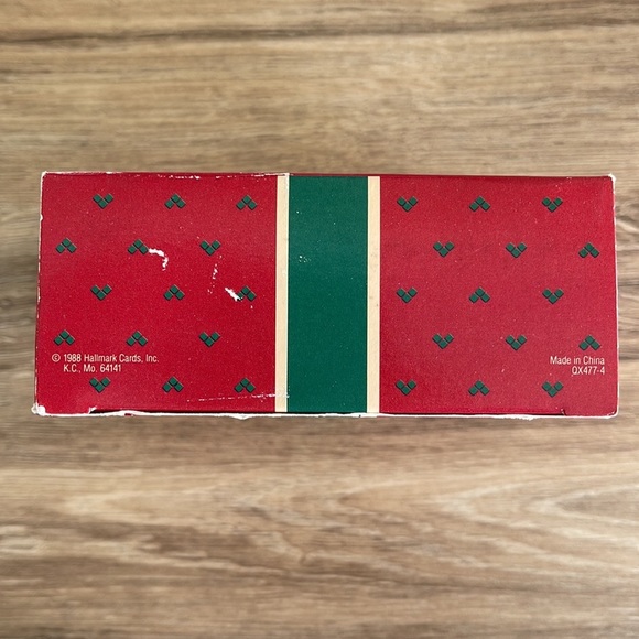 Vintage Hallmark JINGLE BELL Creepy CLOWN Gag Gift Musical Christmas Ornament - Picture 9 of 10